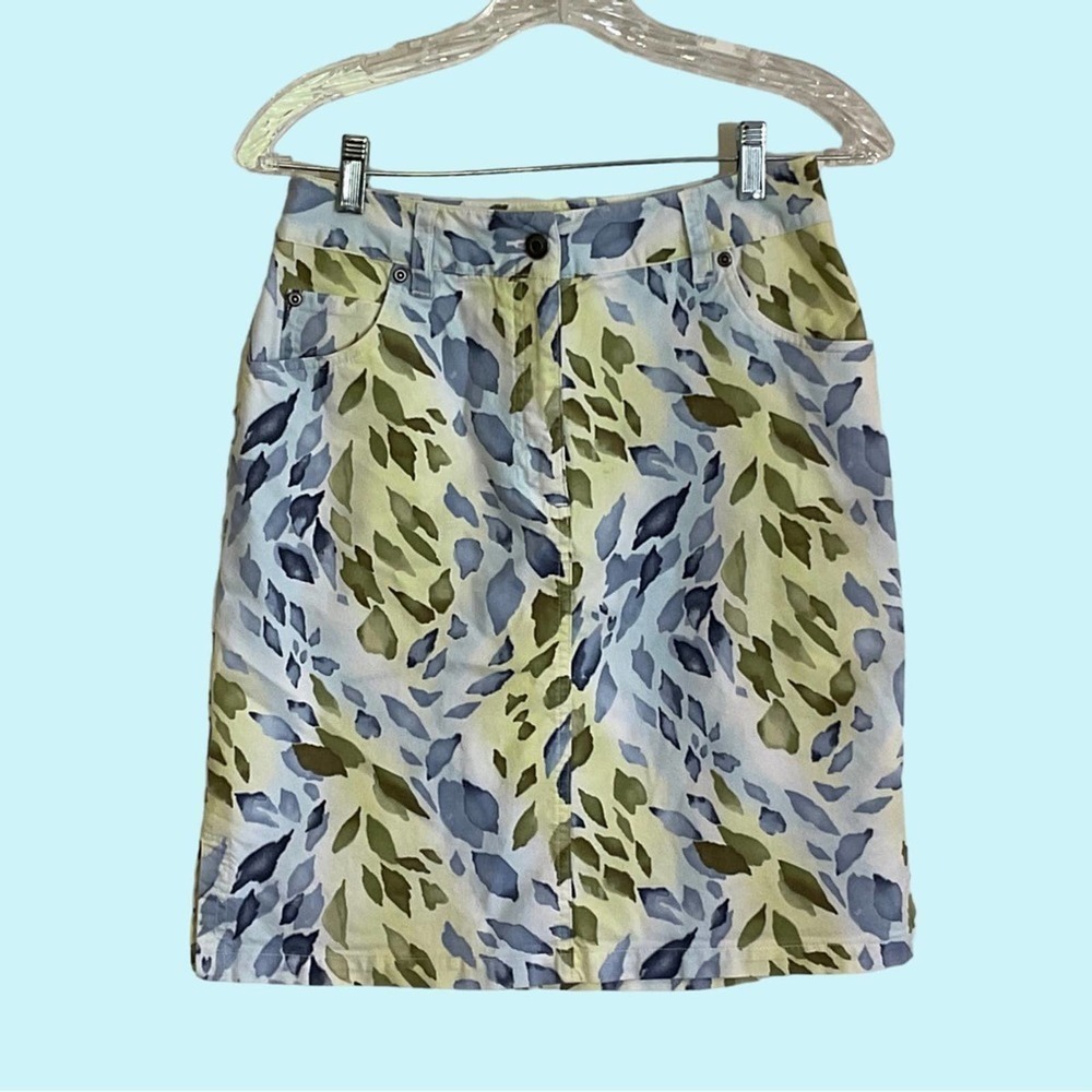 Talbots casual jean style skirt Size 6 petite.